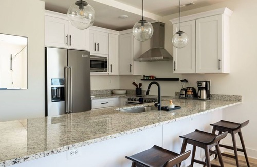 Batesville Apartment | Piedmont Place 303| Lux Vineyard & Brewery Getaway in the Heart of Crozet | Pet Friendly