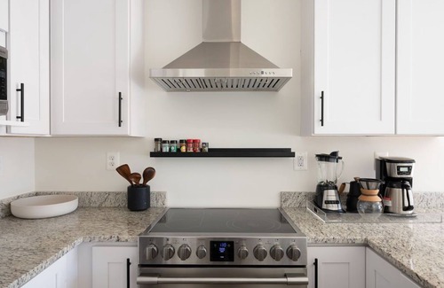 Batesville Apartment | Piedmont Place 303| Lux Vineyard & Brewery Getaway in the Heart of Crozet | Pet Friendly