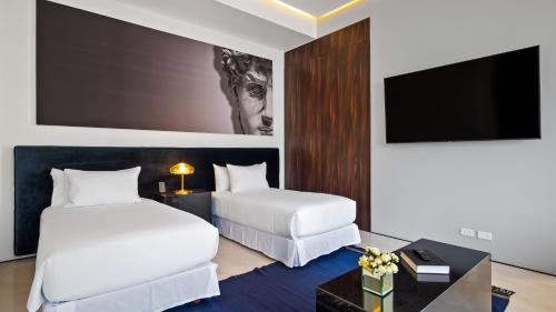 Romantic Zone House | PIER 57 - 709 Stunning View 2 BR Romantic Zone