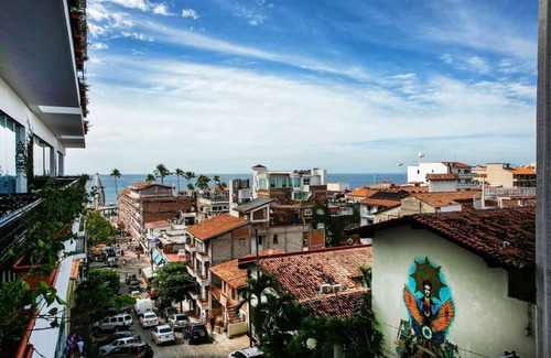 Romantic Zone Condo | Pier 57 Luxury Escape 2BR, PV’s Best Rooftop!