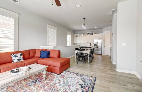 Sailhouse House | Pier access! Beautiful pool! 3 bedroom, 2.5 bathroom home in Rockport!