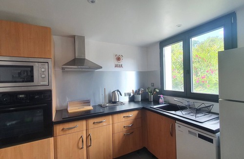 Saint-Vincent-de-Barres Apartment | Pierre Plantée: Nature and heated pool