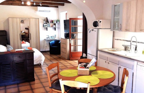 Isolaccio-di-Fiumorbo Apartment | Pietrapola. Garden level 3 * RIVER BORDER, SEA 15 mn