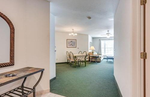 Pigeon Apartment | Pigeon Retreat with Community Pool and Hot Tub!