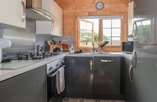 Halberton House | PIGSFOOT LODGE, pet friendly, with hot tub in Halberton, Devon