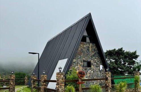 La Laguna Ski Chalet | Pika 04 by Pika cabins con Piscina privada