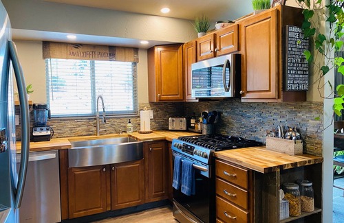 Northeast Colorado Springs House | Pikes Peak Cozy Family Getaway