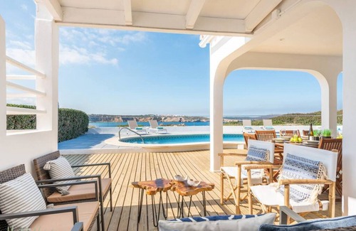Punta Grossa Villa | Pilar · ❤️Villa Pilar❤️Frontline with great seaviews ❤️close to Beach ❤️free AC&WiFi