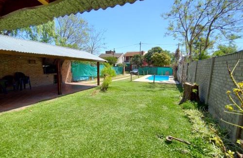 Grand Bourg House | pileta,quincho,parque hasta 8 personas cerca panamericana, mascotas no fiestas, con seña únicamente, confirmar x mensaje de whatsap