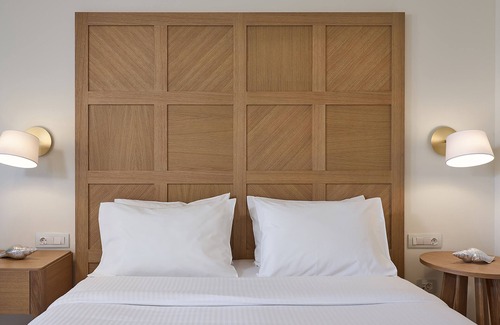 Mathes Hotel | Pilot Beach Resort
