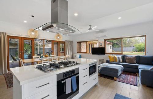 Victor Harbor House | Pine - 11 Pine Ave Victor Harbor No Linen Included