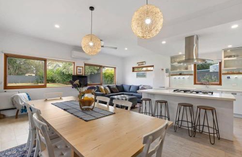 Victor Harbor House | Pine - 11 Pine Ave Victor Harbor No Linen Included