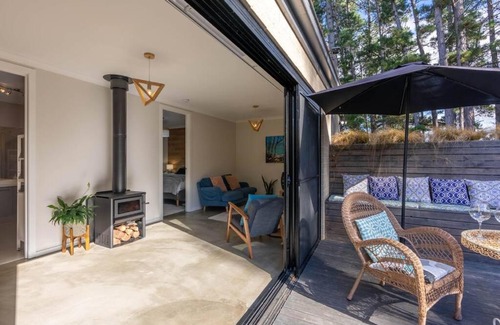 Balnarring House | Pine Beach Guest House in the Heart of Balnarring