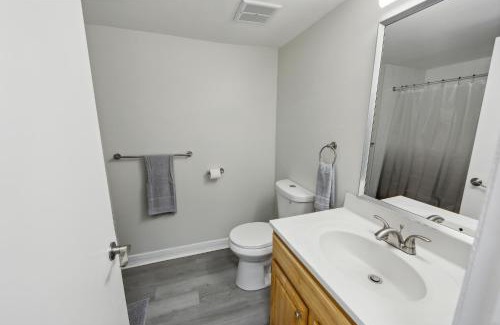 Newark Apartment | Pine Brook 1019 I Modern 15br Apartment ! Pool