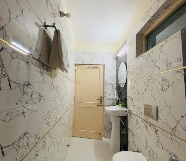 Kuthar Apartment | Pine Forest Vibes Kasauli With Sitting Area Availbale & Garden Space, 1BHK,2BHK,3BHK,4BHK,10BHK