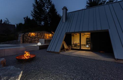 Obcina Brezovica Ski Chalet | Pine Hill RUBY