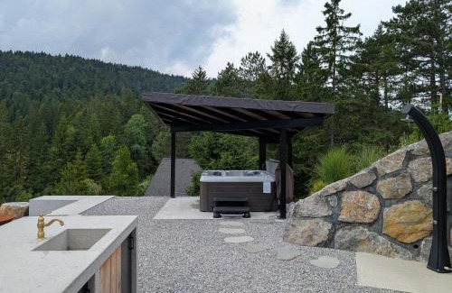 Obcina Brezovica Ski Chalet | Pine Hill RUBY