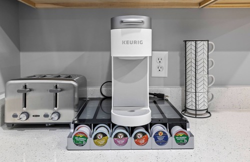 La Porte House | Pine Lake Escape - Hot Tub Home near Beach & Park