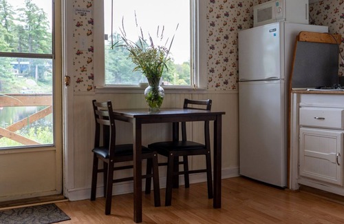 Gravenhurst Cottage | Pine Lake: Studio Cottage #9 "Virginia Pine"