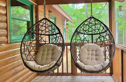 Pine Mountain Valley Cabin | Pine Mountain Luxury Cabin: On Over 22 Acres of Wow! 7 Min to Callaway Gardens