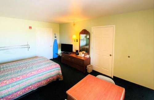 Smithville Hotel | Pine Point Inn & Suites