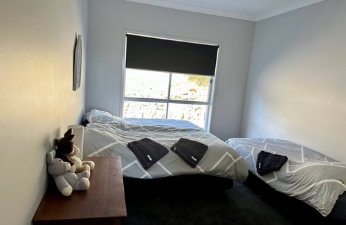 Alpine Bed & Breakfast | Pine Ridge Miniature Donkeys, Farm stay, private room in shared house