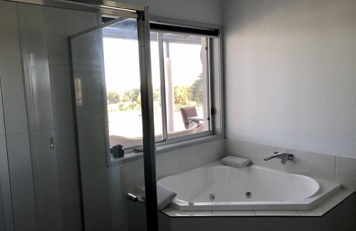 Alpine Bed & Breakfast | Pine Ridge Miniature Donkeys, Farm stay, private room in shared house