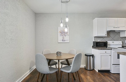 College Station Apartment | Pine Ridge sQuad - C - 2Br/1Ba, Pet Friendly & minutes from A&M!