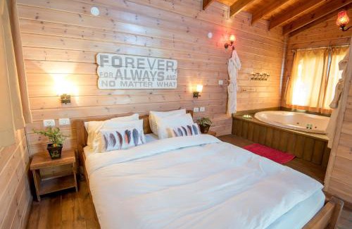 Ramot Cabin | Pine Tree Cabin