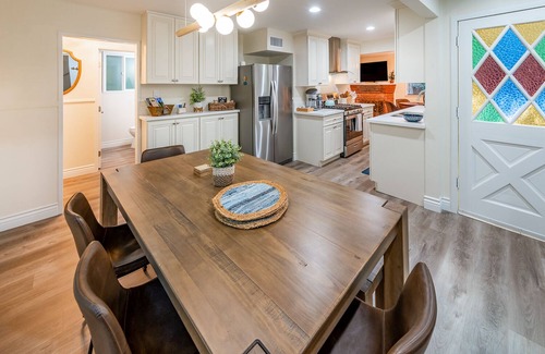 Crestline Cabin | Pine Tree Hideaway with flat property/parking