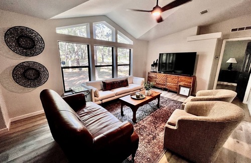 Circle D-KC Estates House | Pine Tree Palace - 5 acres of Paradise among the pines near the lake!