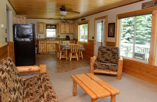 Richmond House | Pine Valley - 4 BR/2Bath Vacation Home w/private beach, dock, & campfire area!