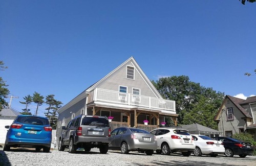 Old Orchard Beach Hotel | Pine View Lodge Old Orchard Beach - Ground-level Queen bed Unitnn