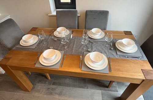 Stoke Ash House | Pineapple Cottage