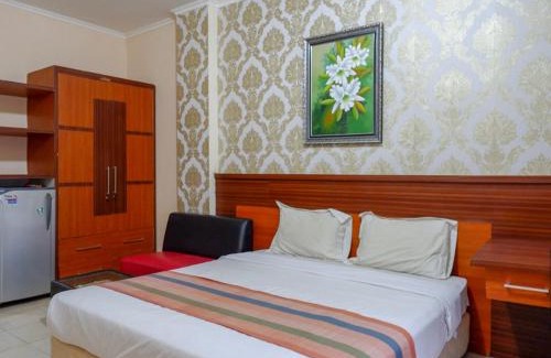 Laweyan House | Pineapple Mansion Solo Mitra RedDoorz near RS JIH Solo