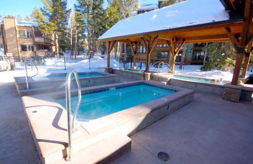 Warrior's Mark House | Pinecreek #F - 3 BR - Close to Town - Shuttle to Slopes - Pool and Hot Tub Access