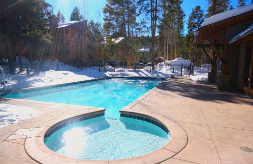 Warrior's Mark House | Pinecreek #F - 3 BR - Close to Town - Shuttle to Slopes - Pool and Hot Tub Access