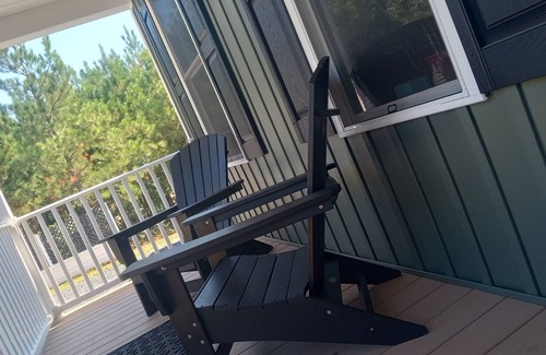 Cumberland Cottage | Pines Axial - Charming 2-bedroom cottage in serene Cumberland with WiFi, AC