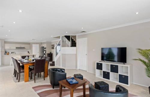 Shell Cove House | 'Pineview Escape' Generous Comfort for Families