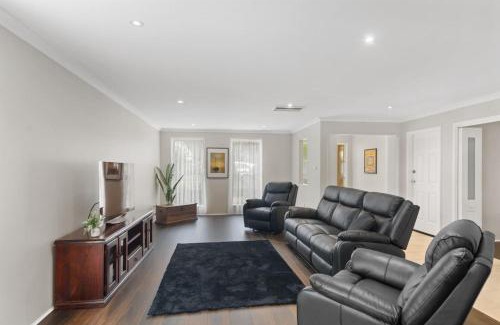 Shell Cove House | 'Pineview Escape' Generous Comfort for Families