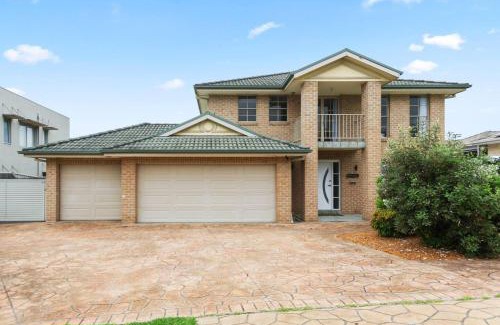 Shell Cove House | 'Pineview Escape' Generous Comfort for Families