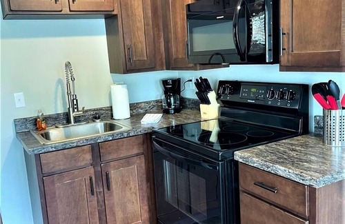 Gadsden Cottage | Pinewood Cottage at River Rocks Landing