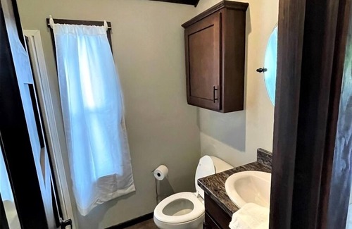 Gadsden Cottage | Pinewood Cottage at River Rocks Landing