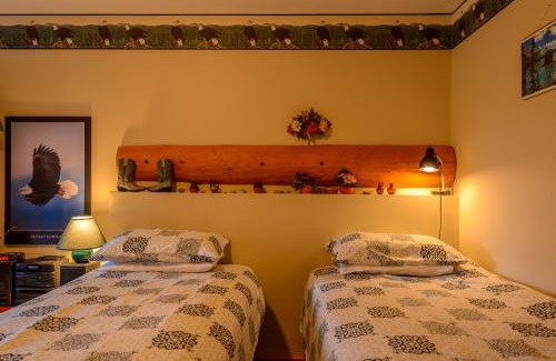 Central Okanagan House | PineWood Guesthouse