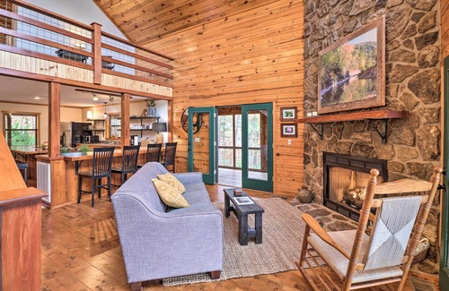 Boswell Cabin | Piney Bluff Retreat with Mountain Views!