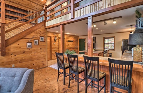 Boswell Cabin | Piney Bluff Retreat with Mountain Views!