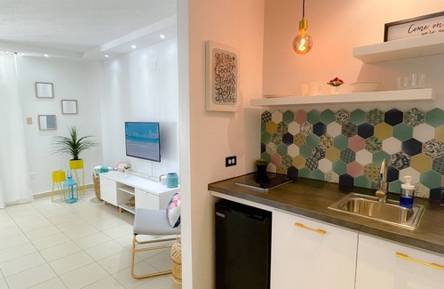 Carolina Apartment | Pink Bliss Studio at Isla Verde w/pool and parking