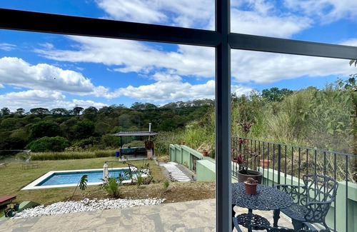 San Isidro Villa | pink private room