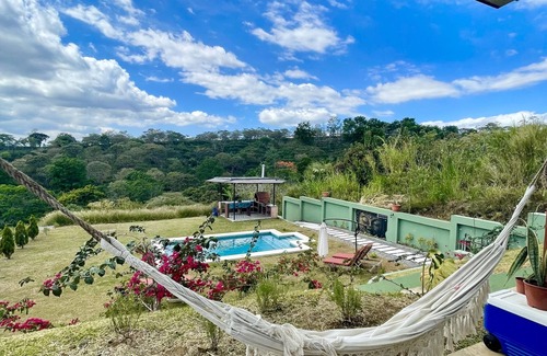 San Isidro Villa | pink private room