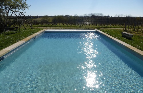 Neac House | Pink room with 4 windows: quiet, peaceful, chic, incredible view, all comfor